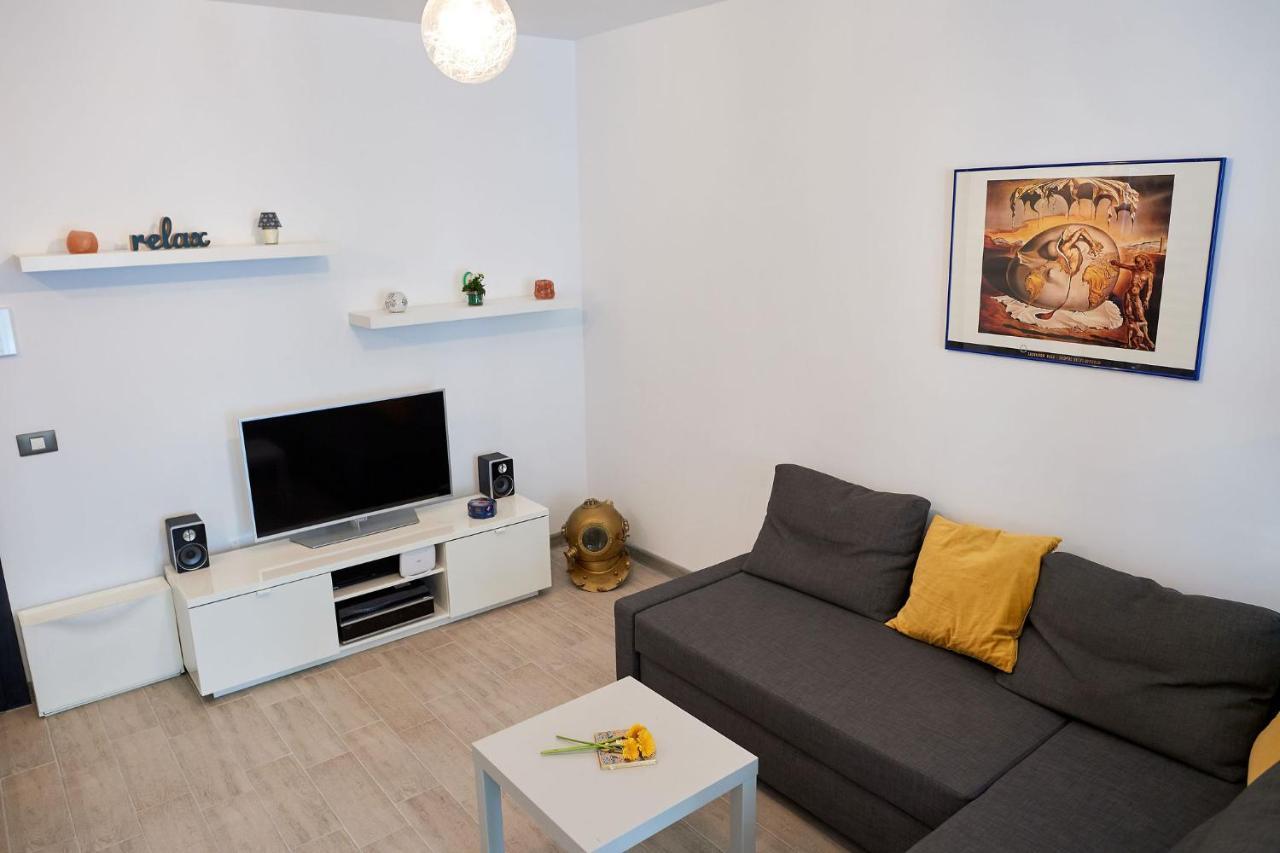 Submarine Apartment Spa N Pool Beach Resort Navodari Exterior photo