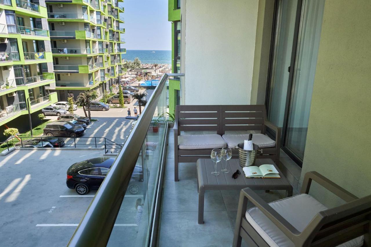 Submarine Apartment Spa N Pool Beach Resort Navodari Exterior photo