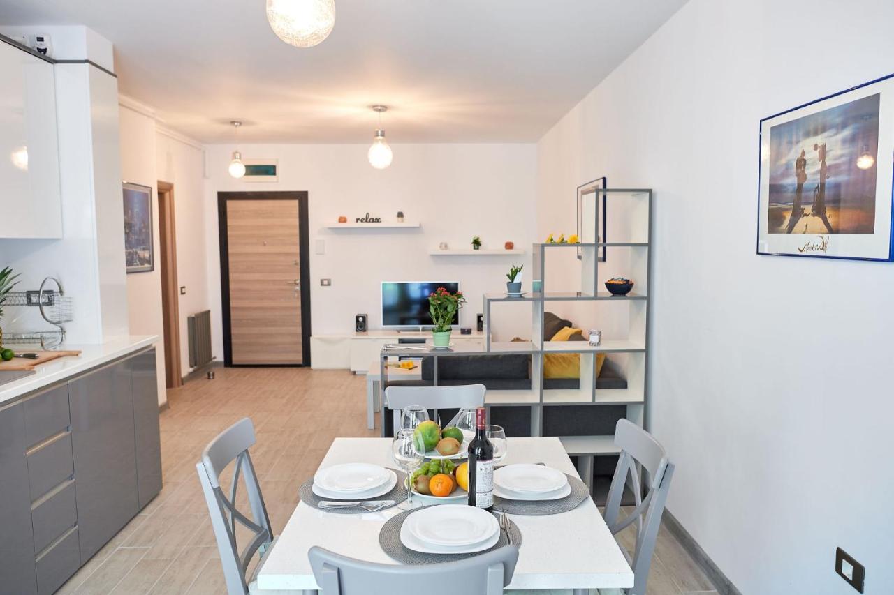 Submarine Apartment Spa N Pool Beach Resort Navodari Exterior photo